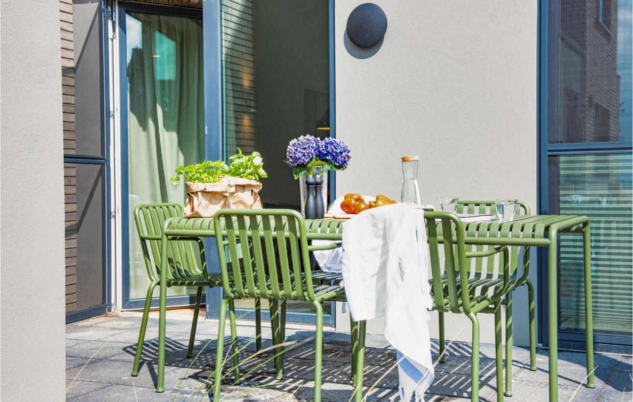 Awesome Home In Lembruch-Duemmer See With Kitchen Bagian luar foto